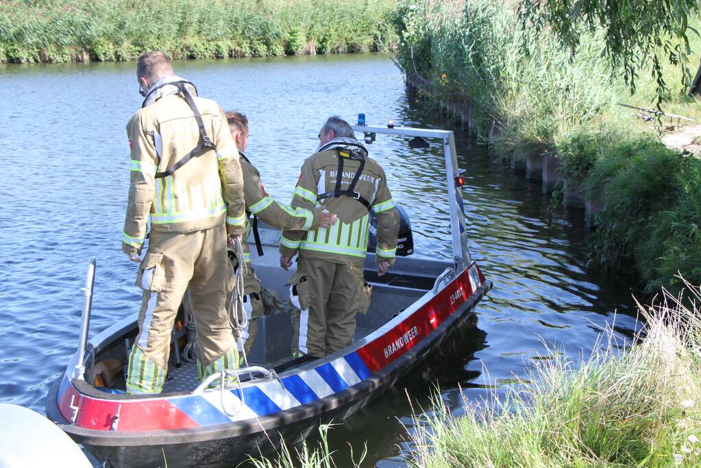 Zoektocht naar container in water