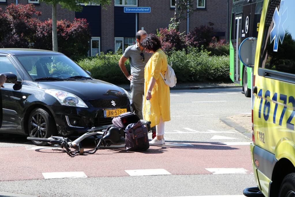 Overstekende fietser aangereden op fietspad