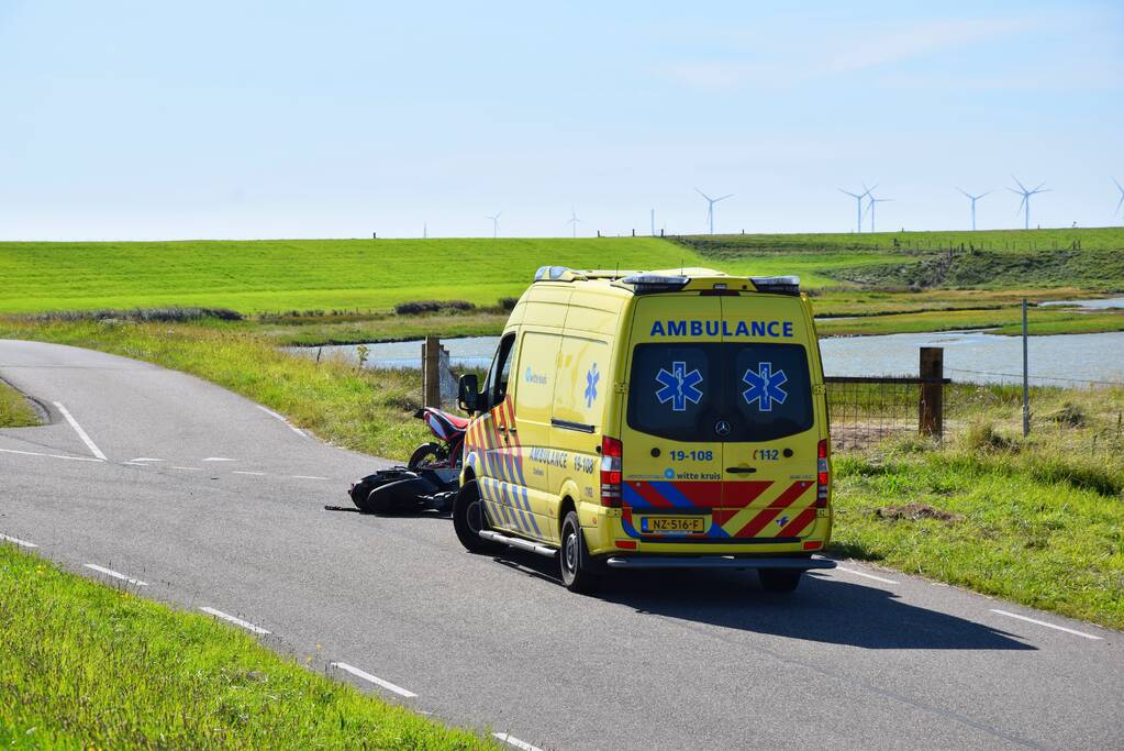 Twee scooters botsen op splitsing