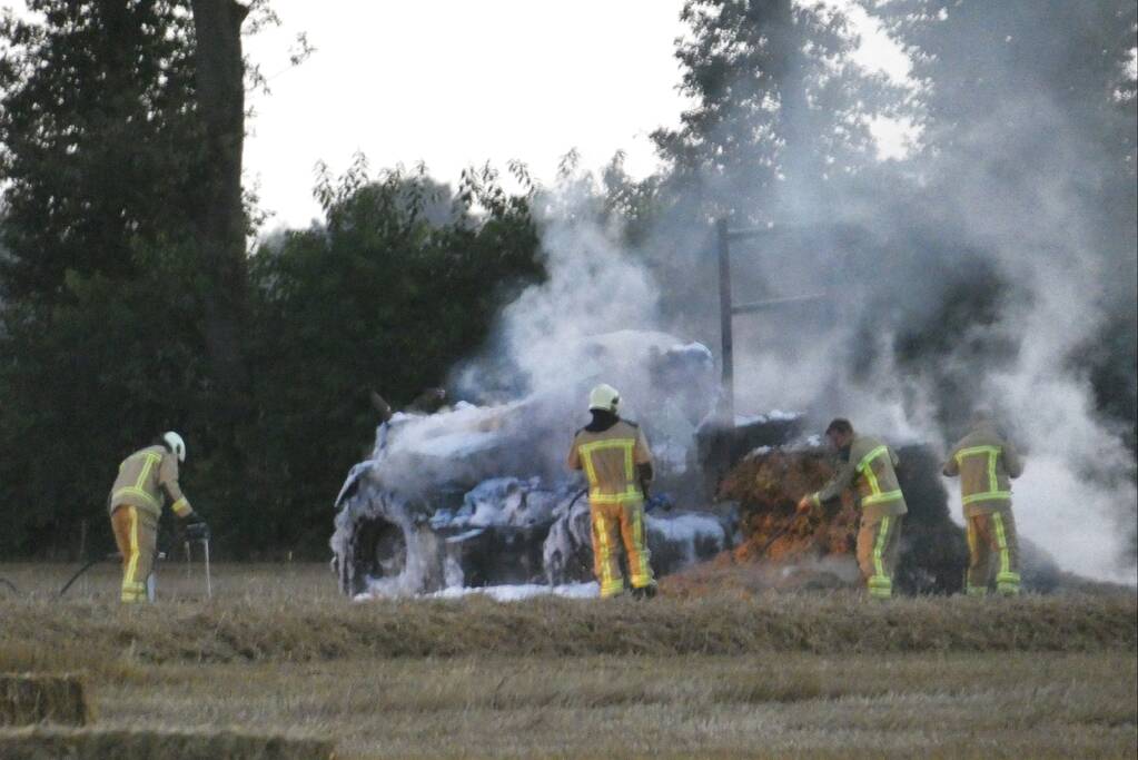 Verreiker verwoest door brand