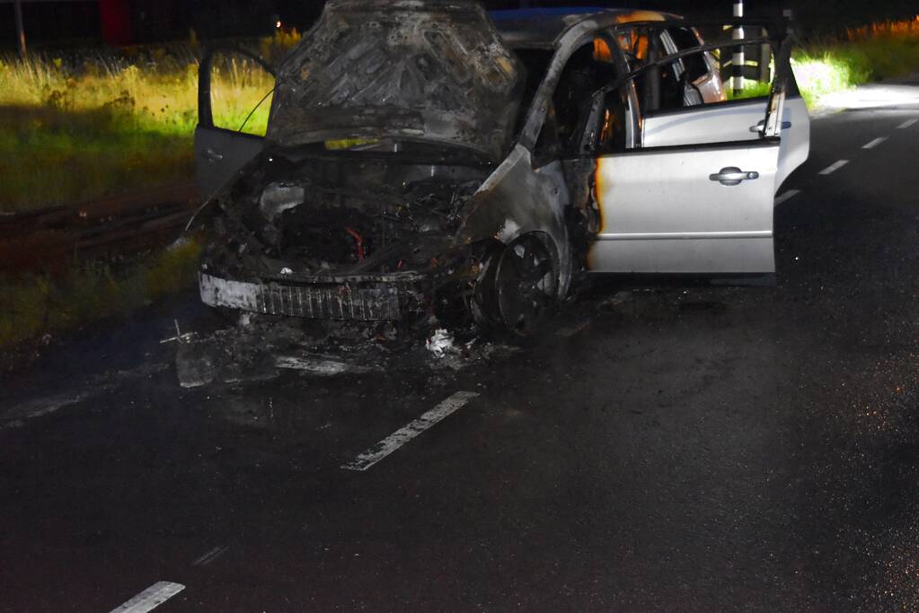 Auto brandt compleet uit