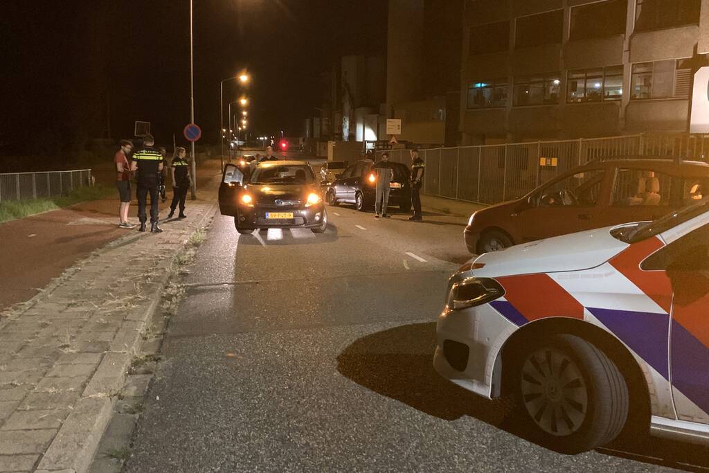 Twee voertuigen botsen met elkaar