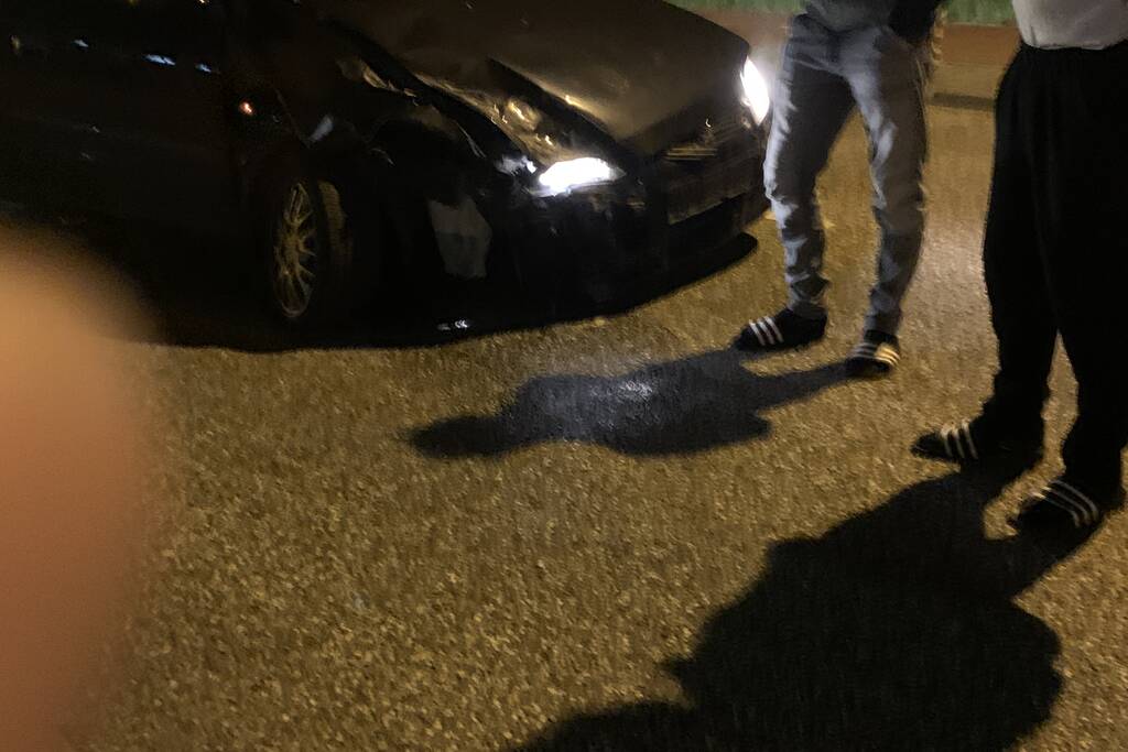 Twee voertuigen botsen met elkaar