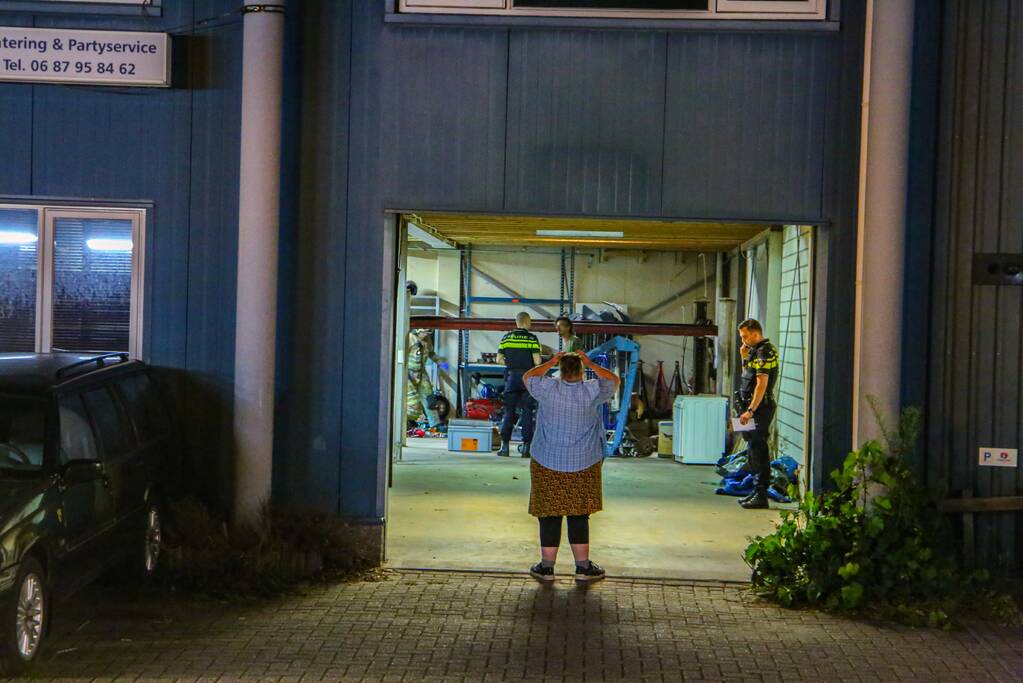 Persoon zwaargewond door incident in garage