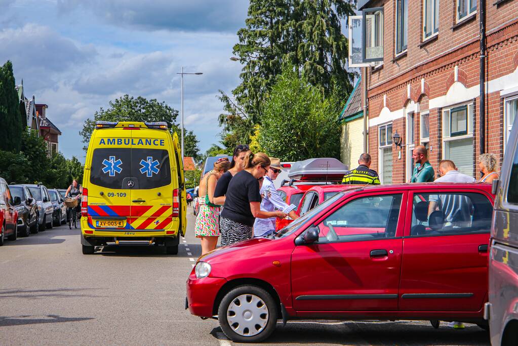 Botsing tussen personenauto's en wielrenner