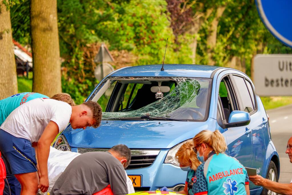 Traumahelikopter landt voor ongeval met fietser