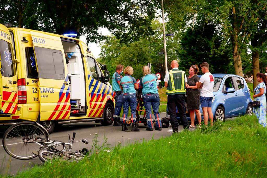 Traumahelikopter landt voor ongeval met fietser