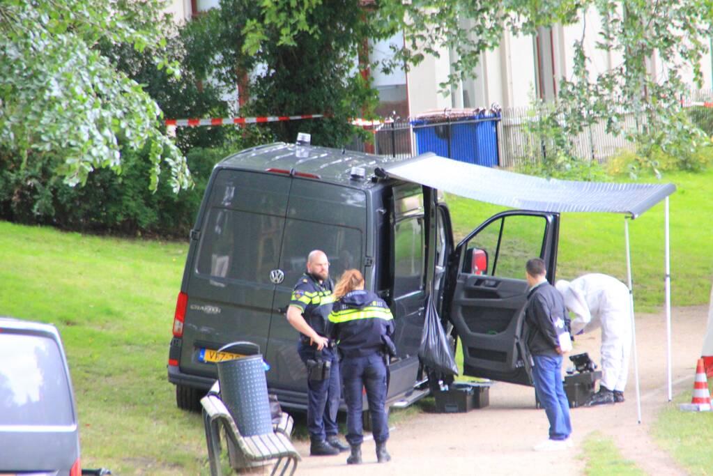 Overleden persoon aangetroffen in park