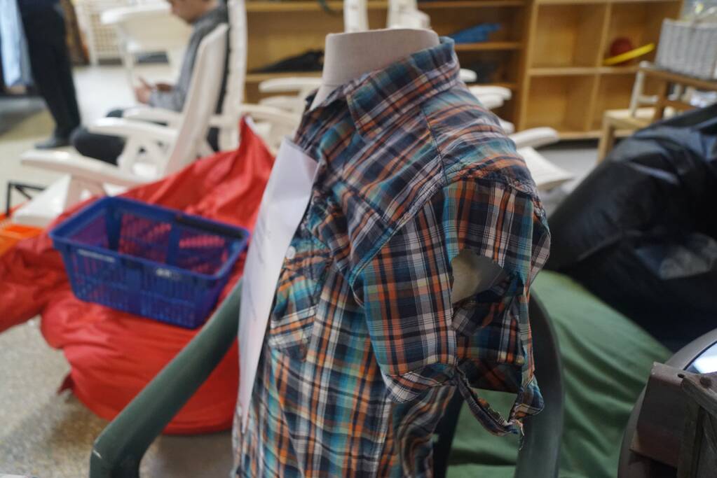 Kringloopwinkel waarschuwt logo-knippers