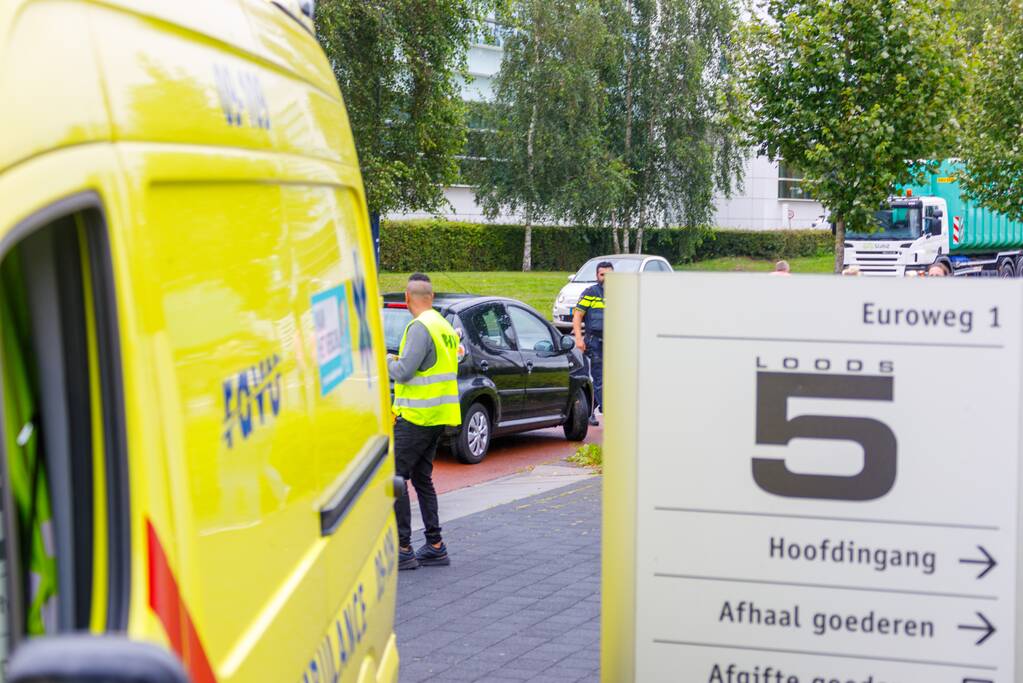 Opnieuw gaat het mis bij in- en uitrit Loods 5