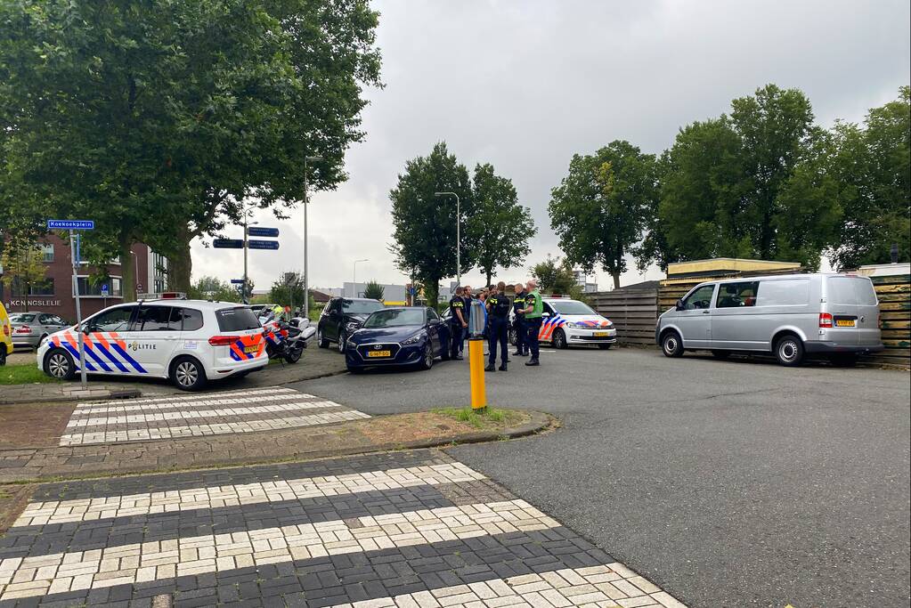 Arrestatieteam bereid inval in woning voor