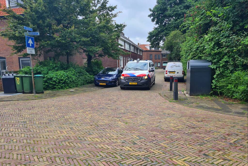 Arrestatieteam bereid inval in woning voor