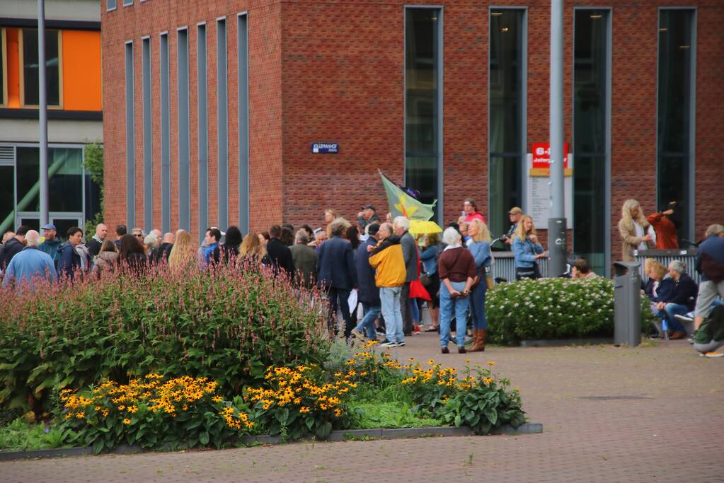 Demonstratie bij kantoor Facebook voor het vrije woord