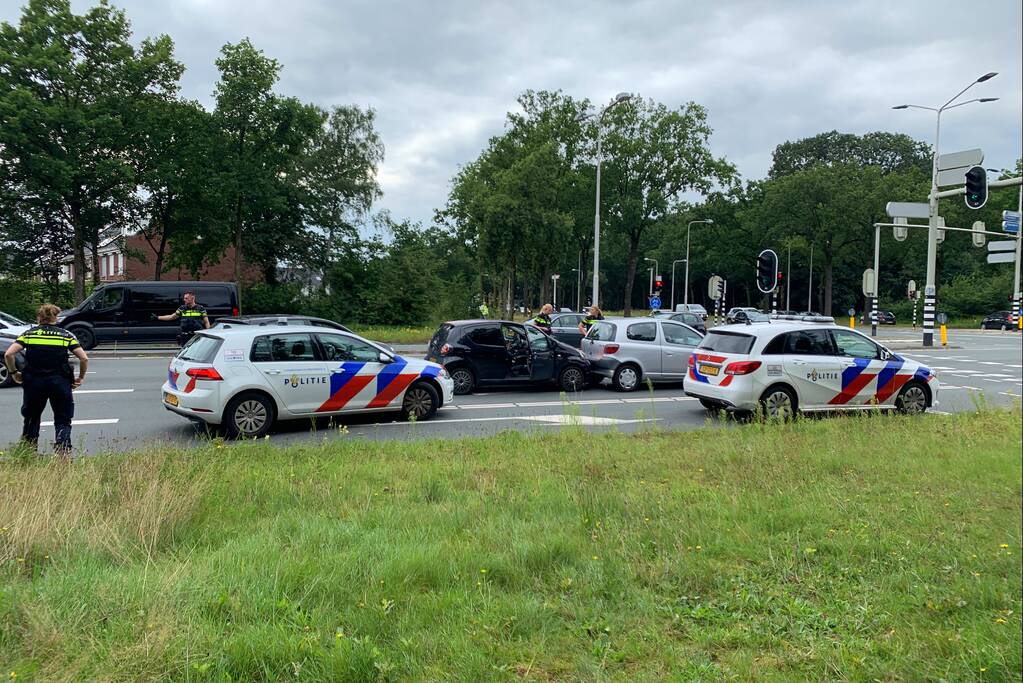Kop-staart botsing voor stoplicht