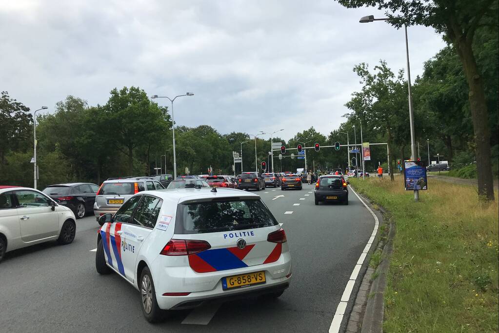 Kop-staart botsing voor stoplicht