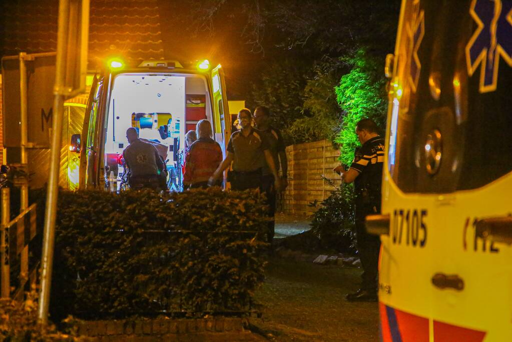 Persoon zwaargewond door incident in woning