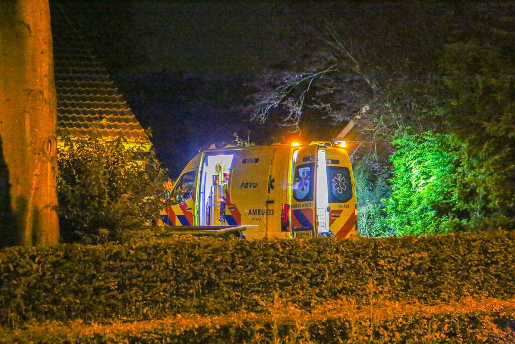 Persoon zwaargewond door incident in woning
