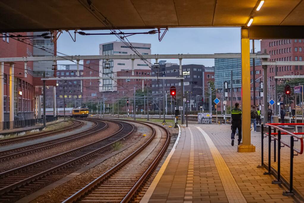 Treinverkeer plat na dreiging met explosief op NS-station