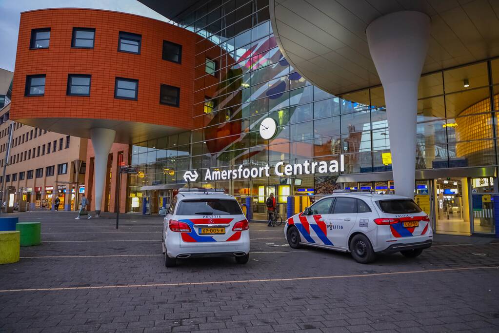 Treinverkeer plat na dreiging met explosief op NS-station