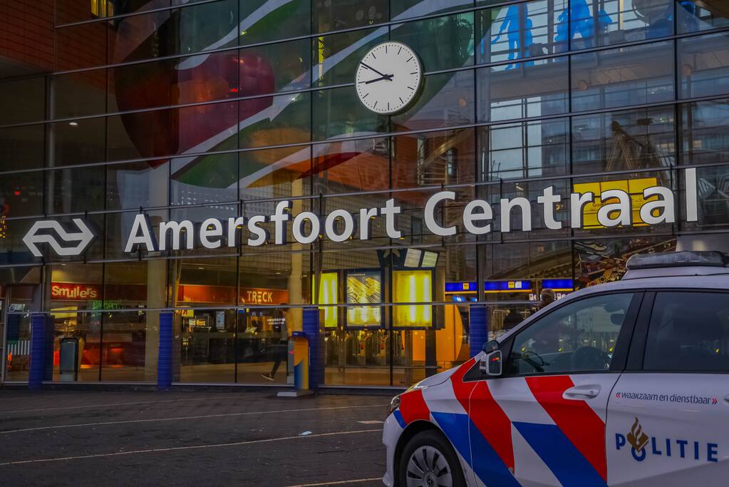 Treinverkeer plat na dreiging met explosief op NS-station