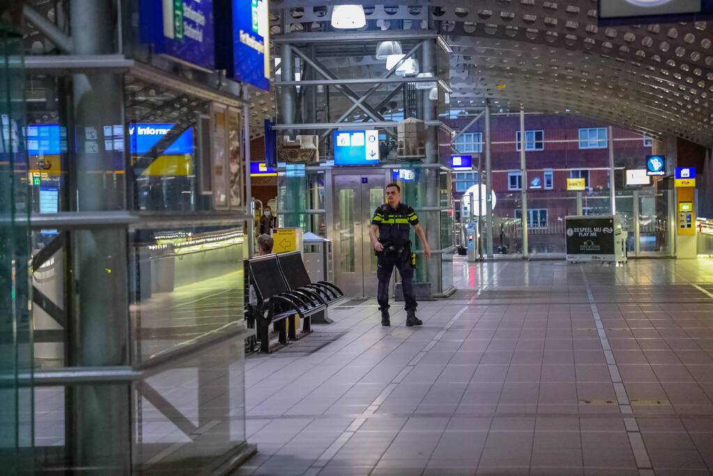 Treinverkeer plat na dreiging met explosief op NS-station