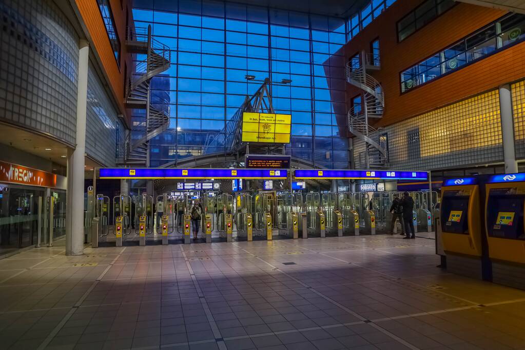 Treinverkeer plat na dreiging met explosief op NS-station