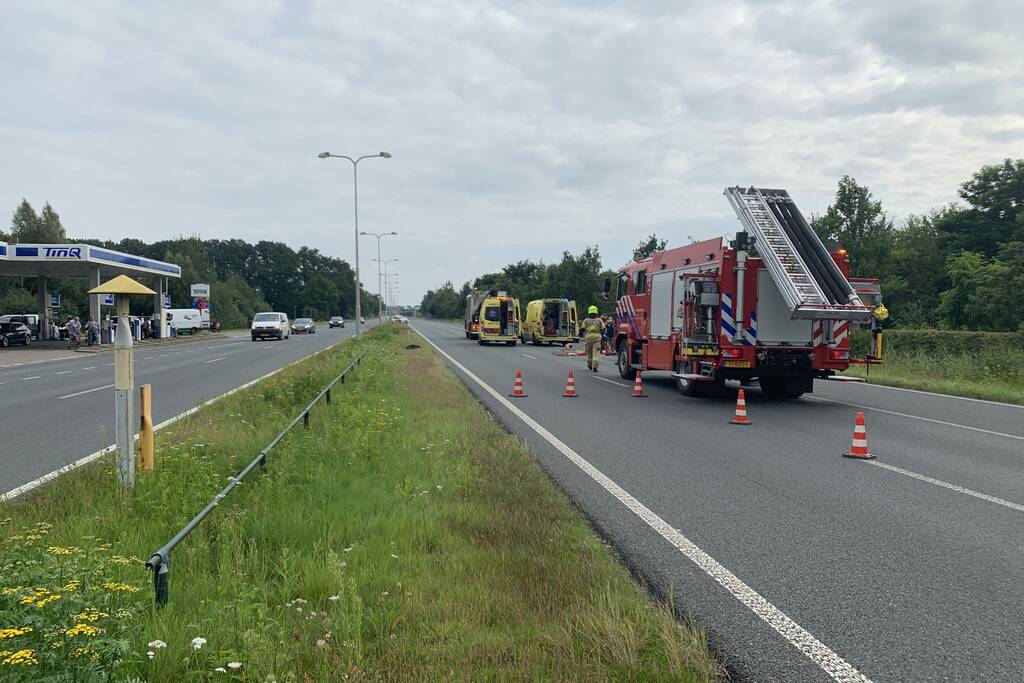 Flinke schade aan personenauto's door botsing