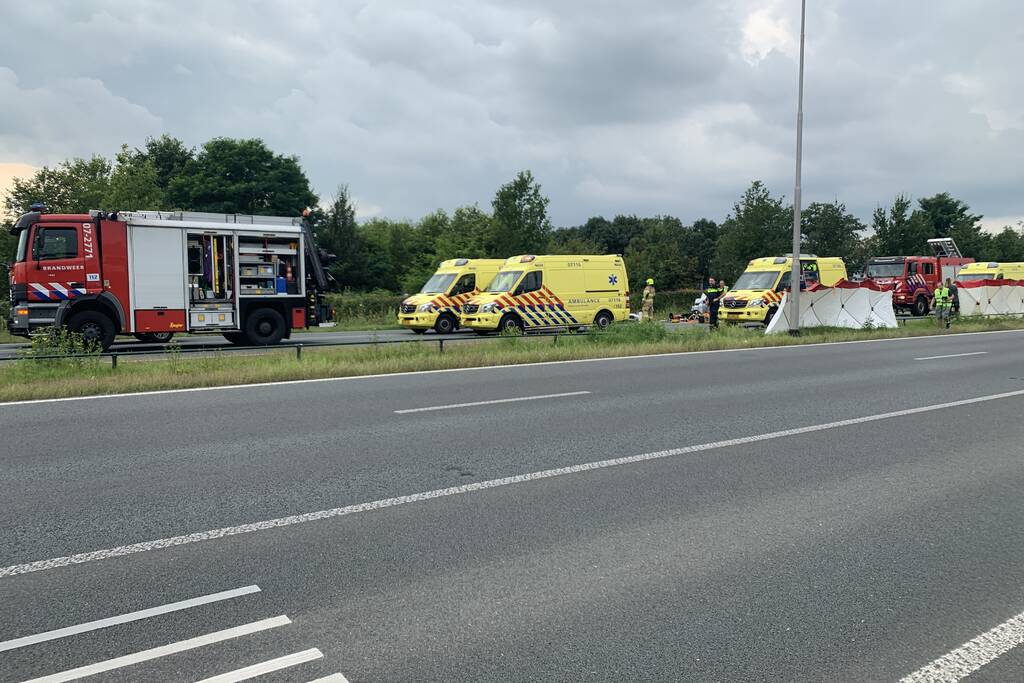 Flinke schade aan personenauto's door botsing
