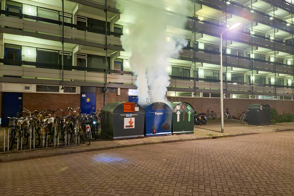 Papiercontainer in brand