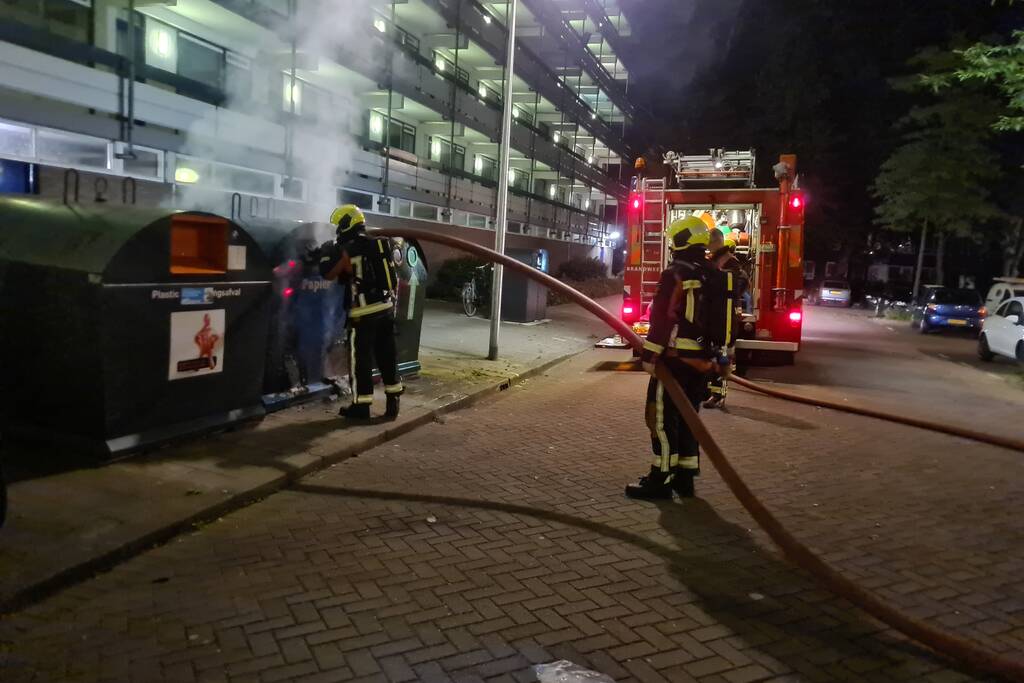 Papiercontainer in brand