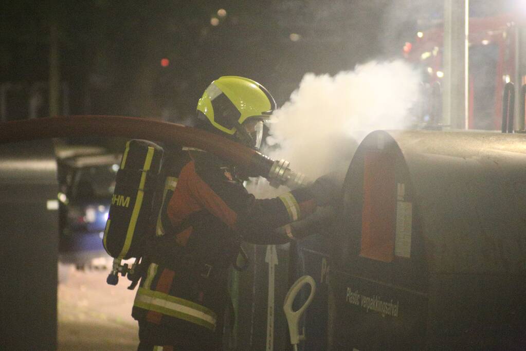 Papiercontainer in brand