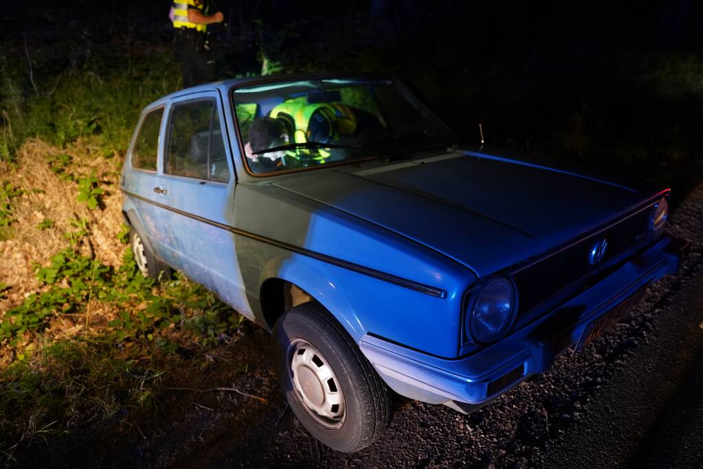 Dronken bestuurder raakt van de weg
