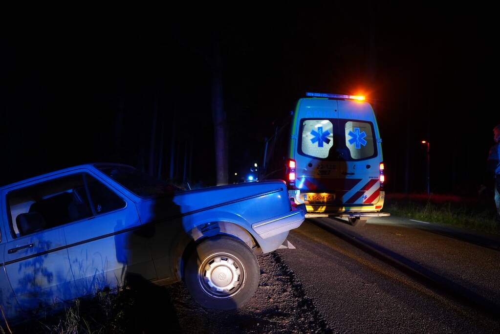 Dronken bestuurder raakt van de weg