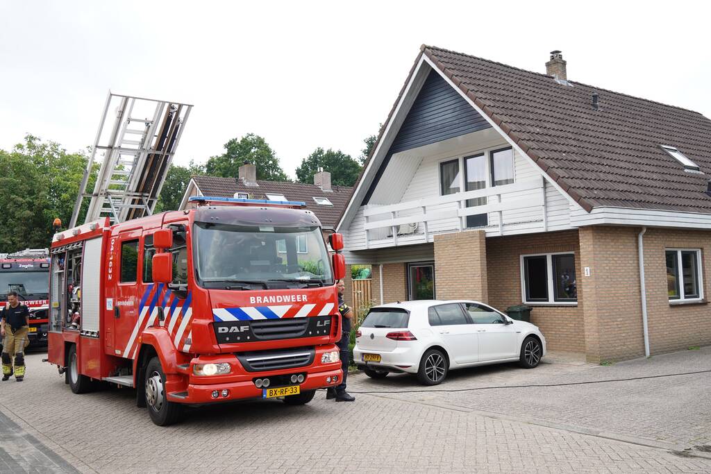 Brand in schuur achter woning