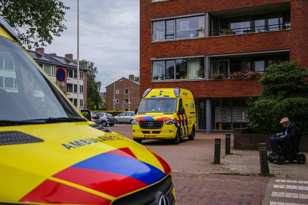 Inzet traumahelikopter woonzorgcomplex trekt veel bekijks