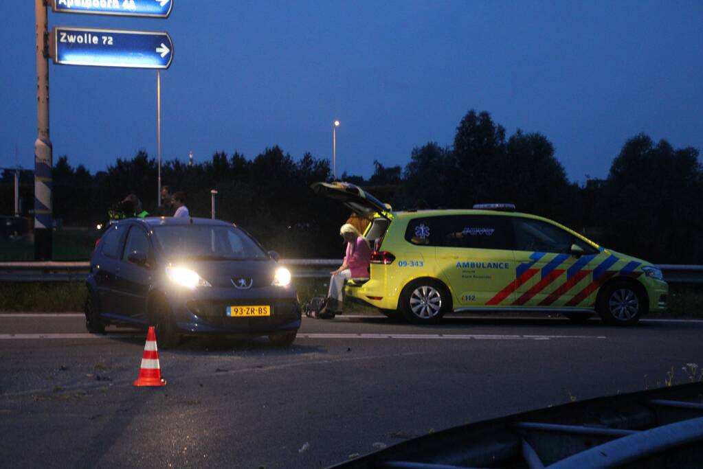 Veel schade door botsing tussen twee personenauto's