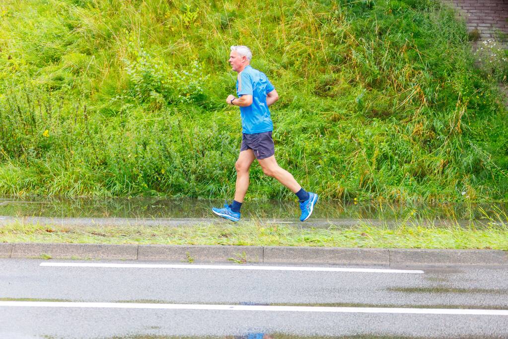 Weg afgesloten door overstroming