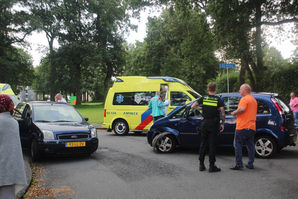 Ongeval tussen twee personenauto's