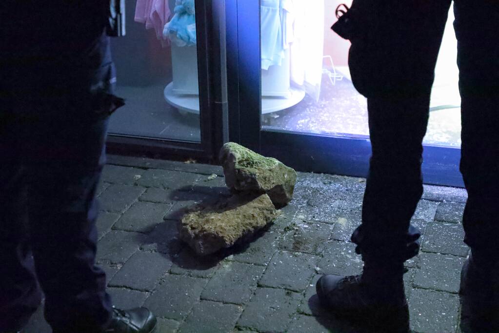 Sigarettendieven slaan hun slag bij Bruna Emiclaer