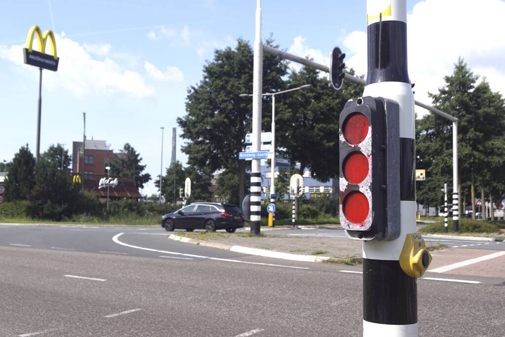 Verkeerslicht lijkt op rood staan door bekladding