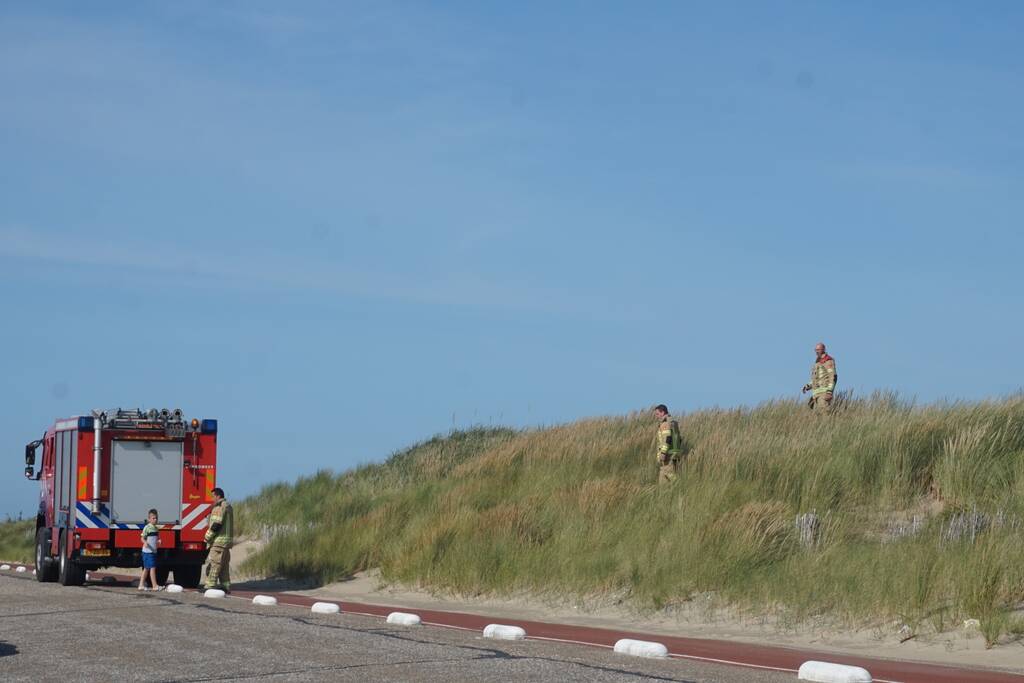 Personen stichten brand in duinen