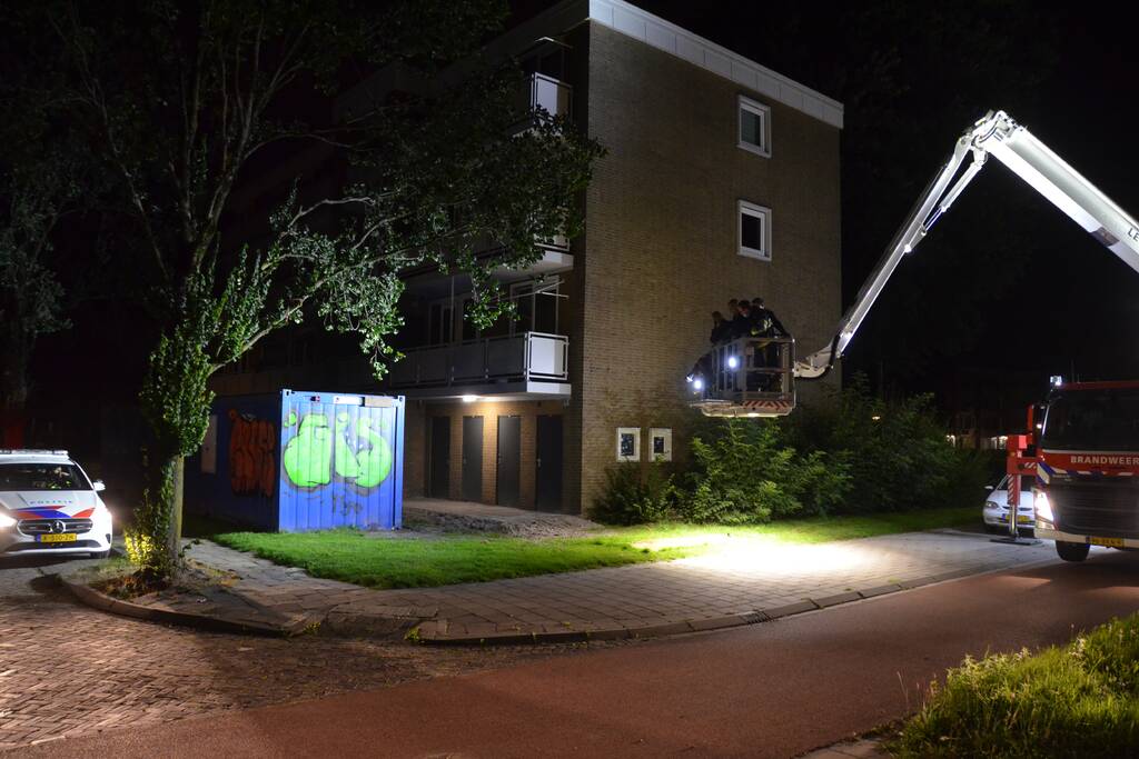 Zoekslag wegens geluiden op dak