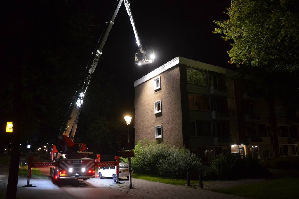 Zoekslag wegens geluiden op dak