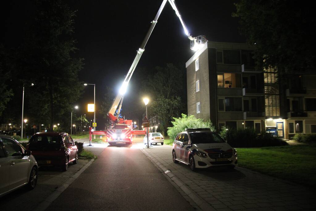 Zoekslag wegens geluiden op dak