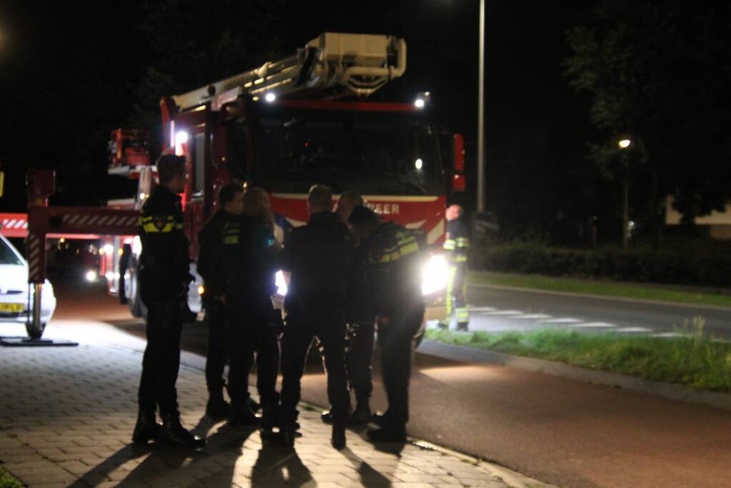 Zoekslag wegens geluiden op dak