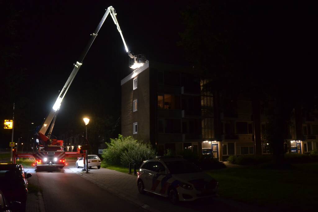 Zoekslag wegens geluiden op dak