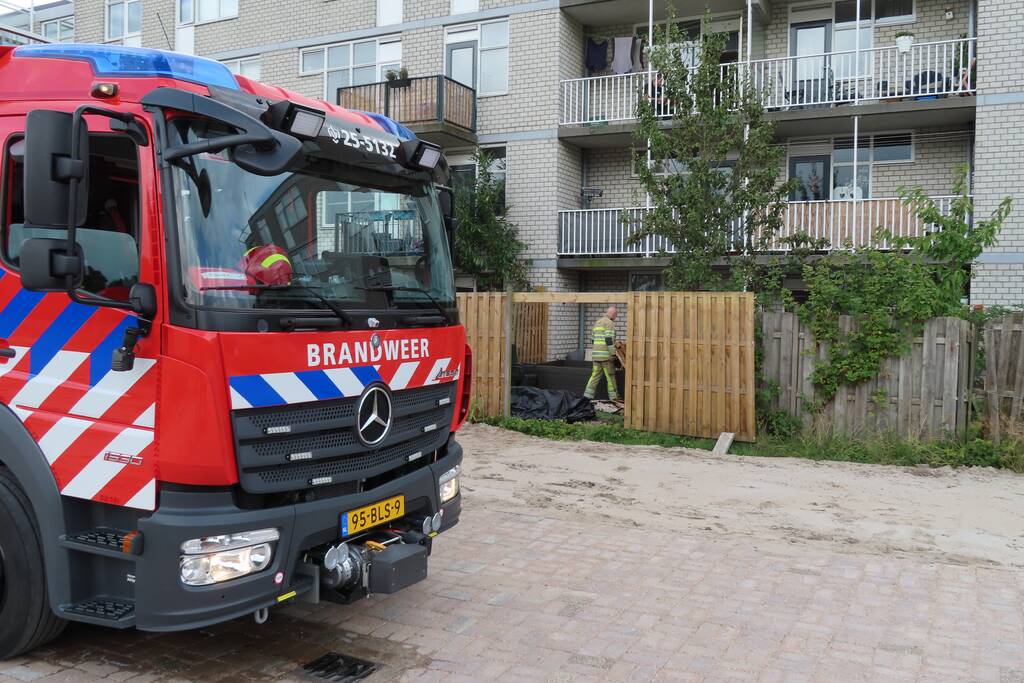 Kussens tuinset vatten vlam