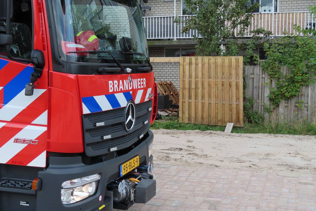 Kussens tuinset vatten vlam