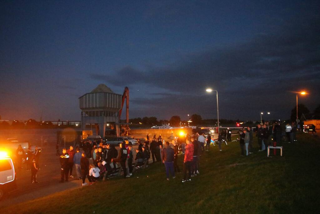 Grote politie-inzet wegens illegale scootermeeting