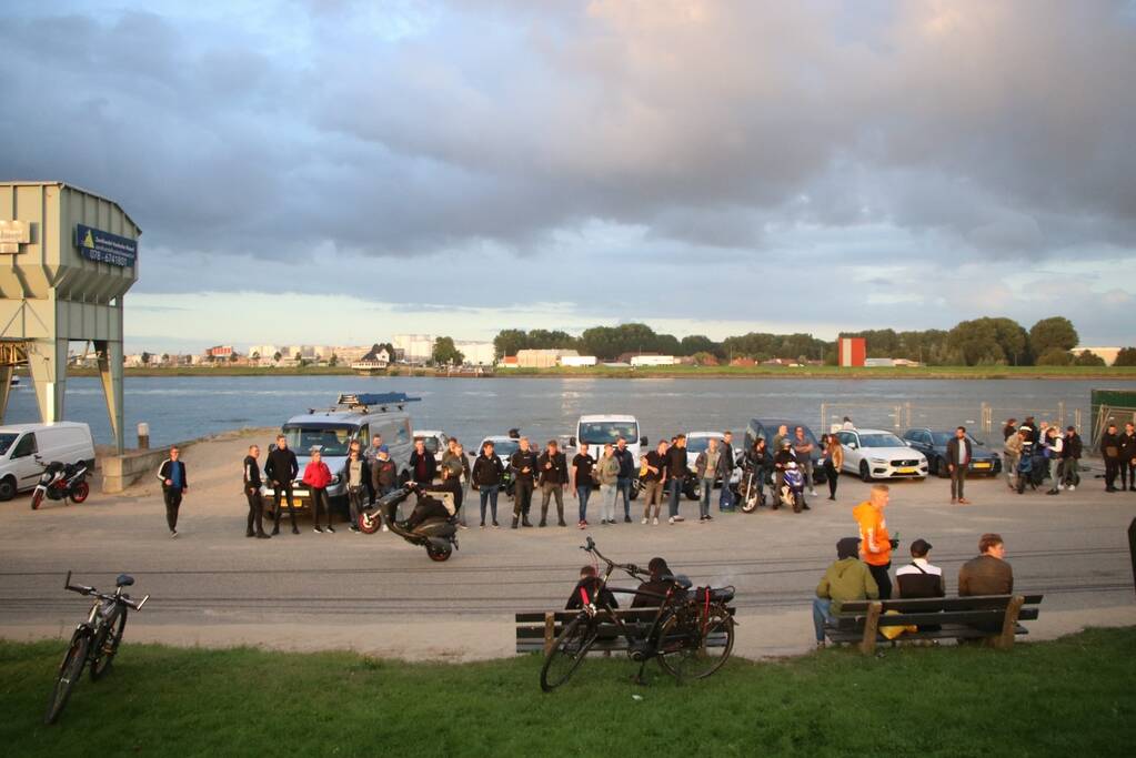 Grote politie-inzet wegens illegale scootermeeting